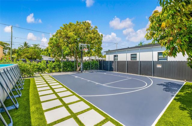 111 NW 53rd St, Miami, FL 33127