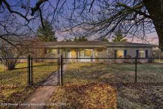 4908 Applewood Drive, Lansing, MI 48917