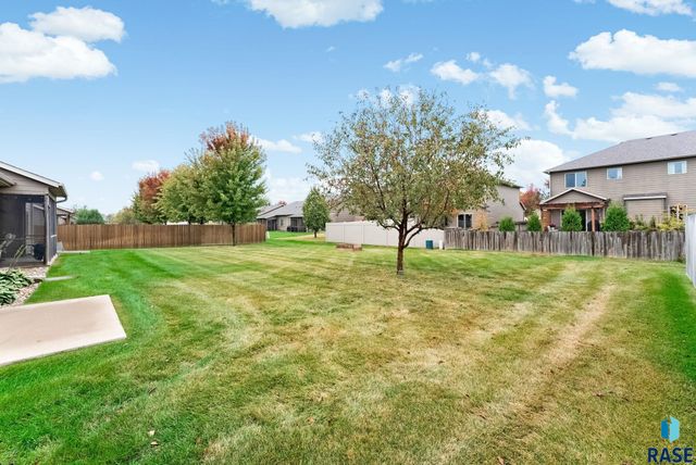 2716 E Tranquility Pl Place, Sioux Falls, SD 57108