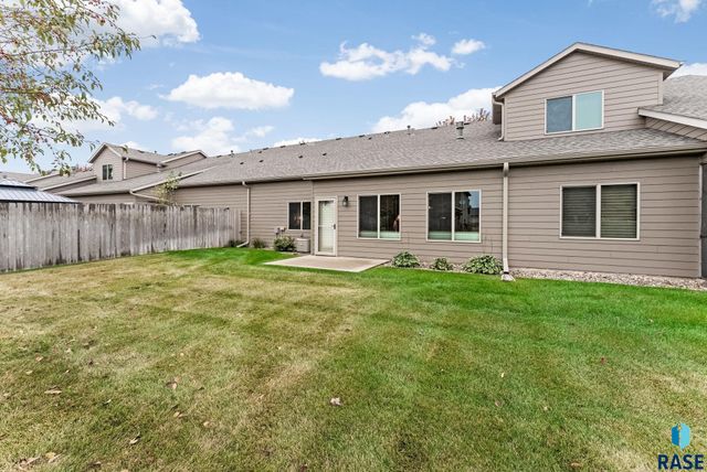 2716 E Tranquility Pl Place, Sioux Falls, SD 57108