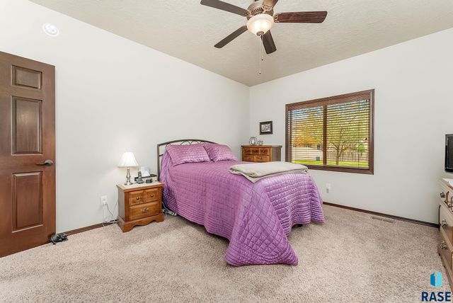 2716 E Tranquility Pl Place, Sioux Falls, SD 57108