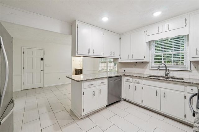 1416 Manchester Court SW, Lilburn, GA 30047