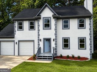 910 Forest Path, Stone Mountain, GA 30088