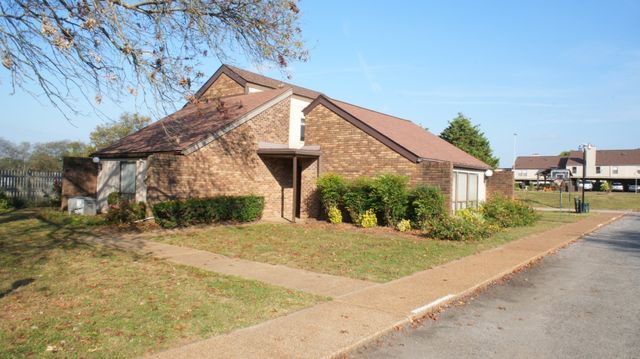 220 Harpers Mill Ct, Hermitage, TN 37076