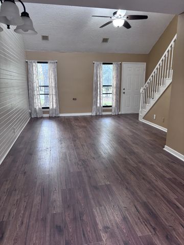 220 Harpers Mill Ct, Hermitage, TN 37076