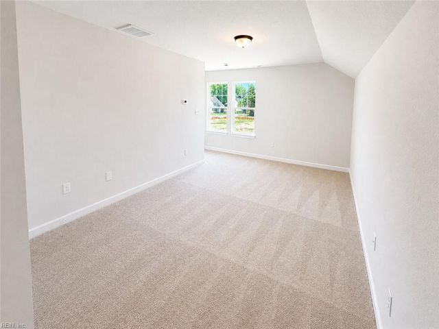 8 Apron DR, Suffolk, VA 23434