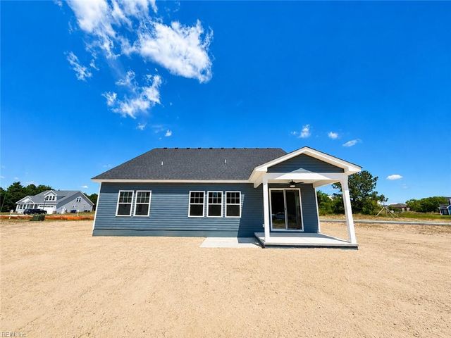 8 Apron DR, Suffolk, VA 23434