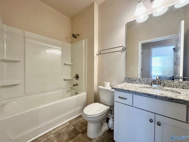 13030 Lantern Pointe Way, Harvest, AL 35749