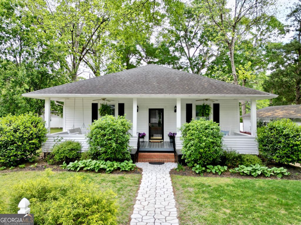 13 N Terrace Avenue SE, Lindale, GA 30147