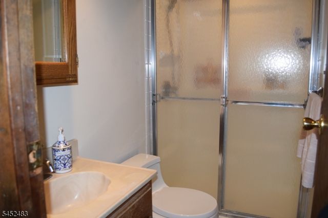 27 3Rd Ave, Roseland Boro, NJ 07068