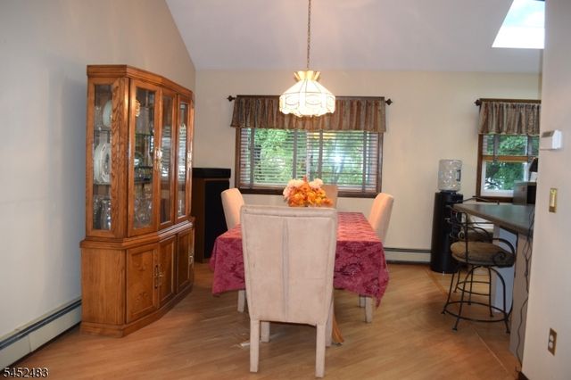 27 3Rd Ave, Roseland Boro, NJ 07068