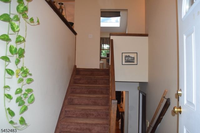 27 3Rd Ave, Roseland Boro, NJ 07068