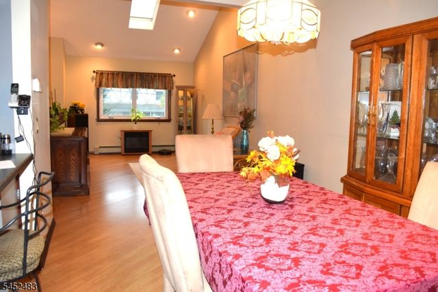 27 3Rd Ave, Roseland Boro, NJ 07068