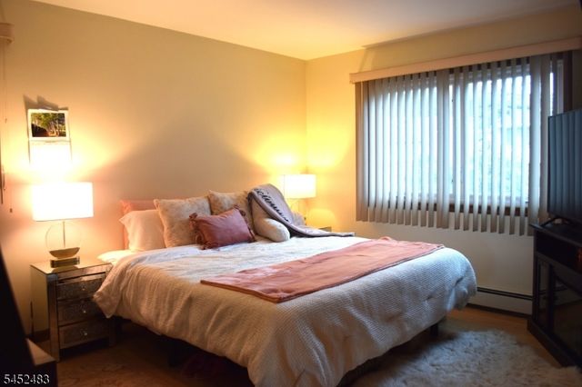 27 3Rd Ave, Roseland Boro, NJ 07068
