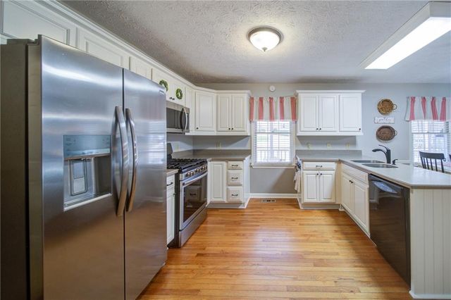 712 Trickum Valley Drive, Woodstock, GA 30188