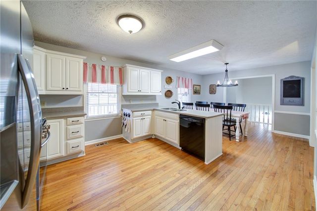 712 Trickum Valley Drive, Woodstock, GA 30188