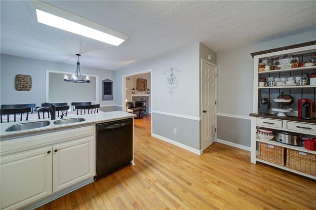 712 Trickum Valley Drive, Woodstock, GA 30188