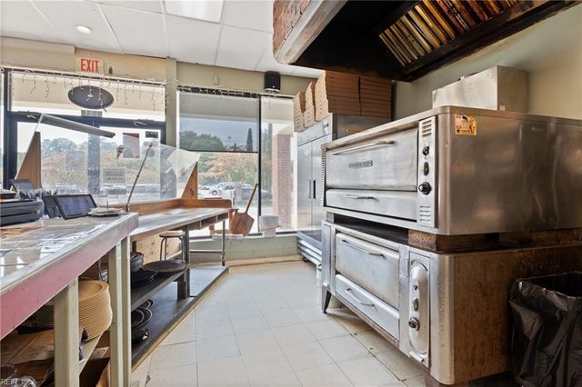 5214 George Washington Memorial HWY, Yorktown, VA 23692
