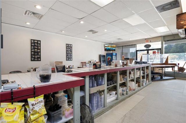 5214 George Washington Memorial HWY, Yorktown, VA 23692
