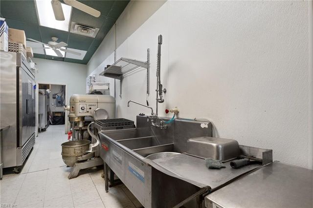 5214 George Washington Memorial HWY, Yorktown, VA 23692