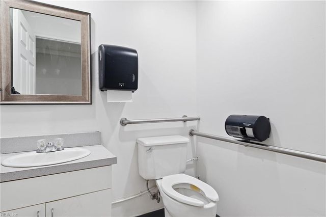 5214 George Washington Memorial HWY, Yorktown, VA 23692