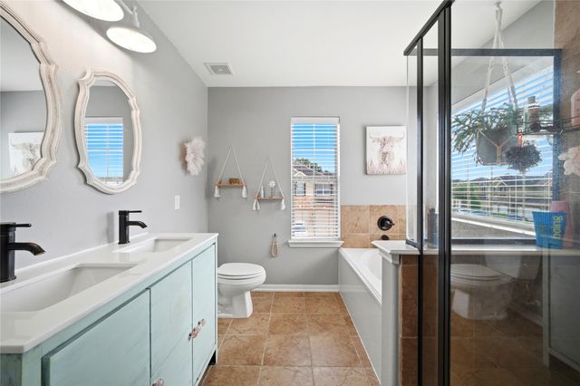 16045 Summerville Lake Drive, Tomball, TX 77377