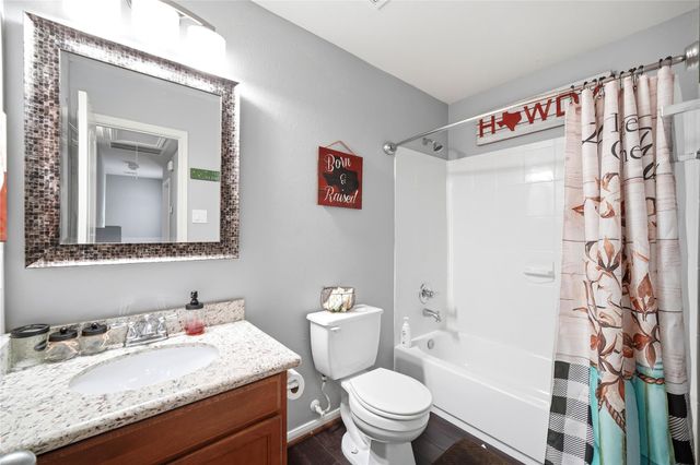 16045 Summerville Lake Drive, Tomball, TX 77377