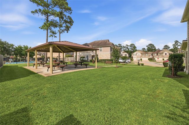 16045 Summerville Lake Drive, Tomball, TX 77377