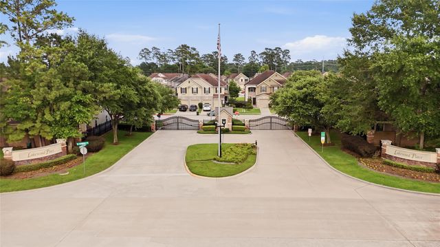 16045 Summerville Lake Drive, Tomball, TX 77377