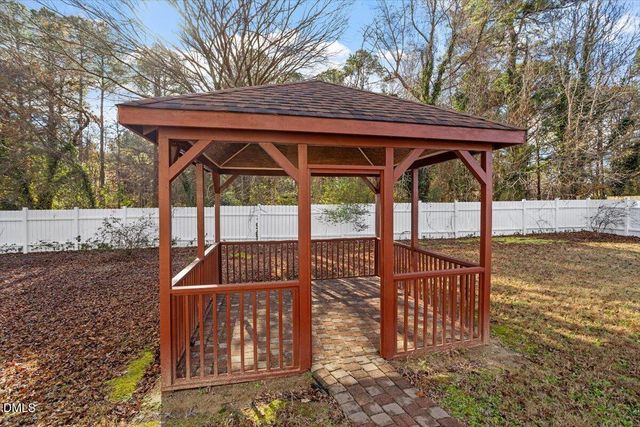 541 Spruce Meadows Lane, Willow Springs, NC 27592