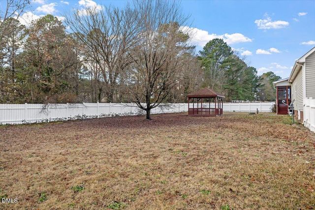 541 Spruce Meadows Lane, Willow Springs, NC 27592