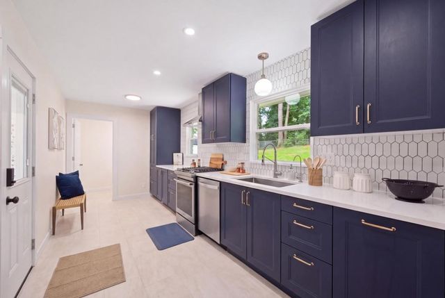 1415 Driftwood Court, Roswell, GA 30075