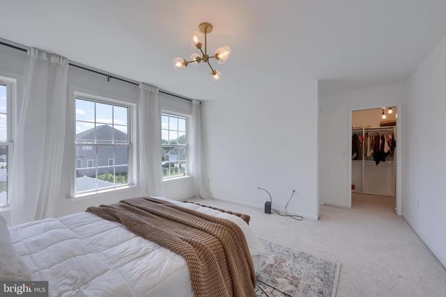 690 N FIELD DR, Lancaster, PA 17603