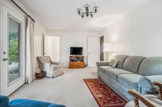 5036 Pendergrass Rd, Byrdstown, TN 38549