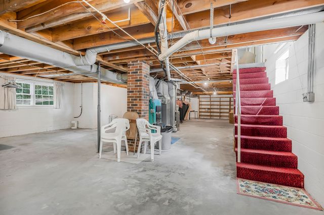 5036 Pendergrass Rd, Byrdstown, TN 38549