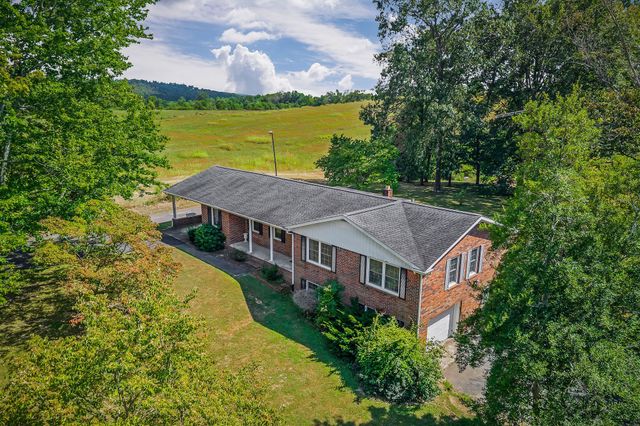 5036 Pendergrass Rd, Byrdstown, TN 38549