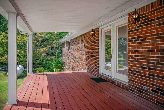 5036 Pendergrass Rd, Byrdstown, TN 38549