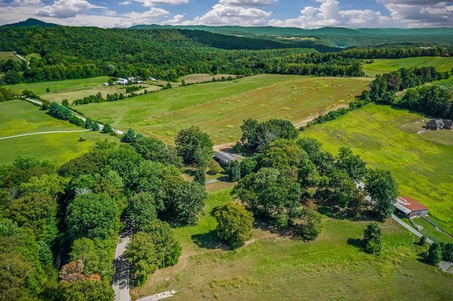 5036 Pendergrass Rd, Byrdstown, TN 38549