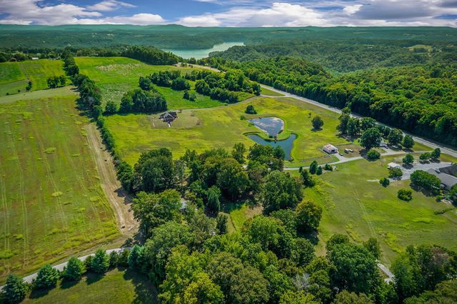 5036 Pendergrass Rd, Byrdstown, TN 38549