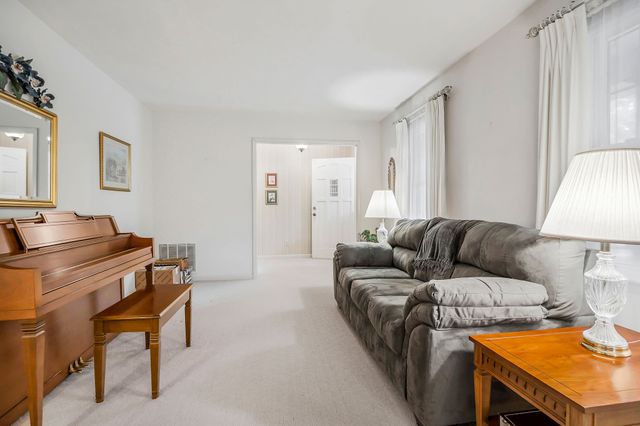 5036 Pendergrass Rd, Byrdstown, TN 38549