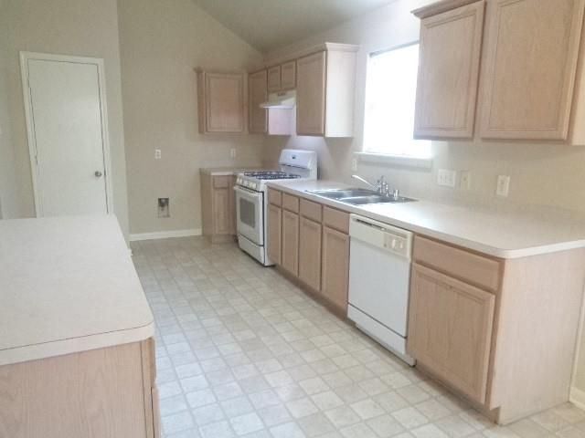 446 N Compass Rose Circle, Crosby, TX 77532