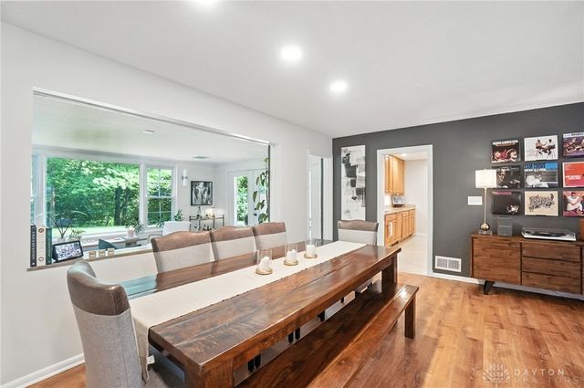 526 Acorn Drive, Oakwood, OH 45419