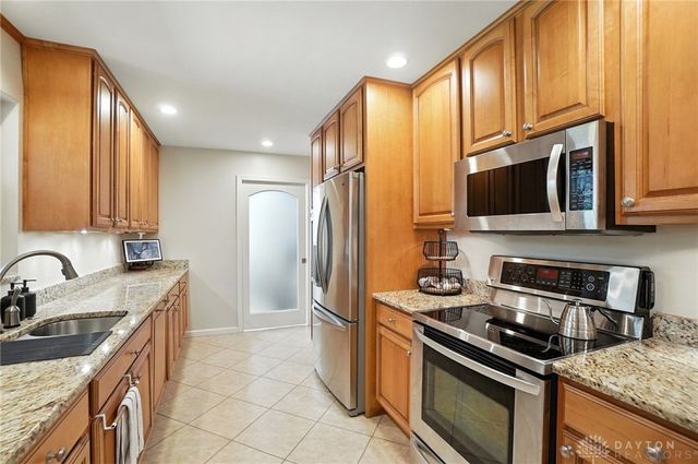 526 Acorn Drive, Oakwood, OH 45419