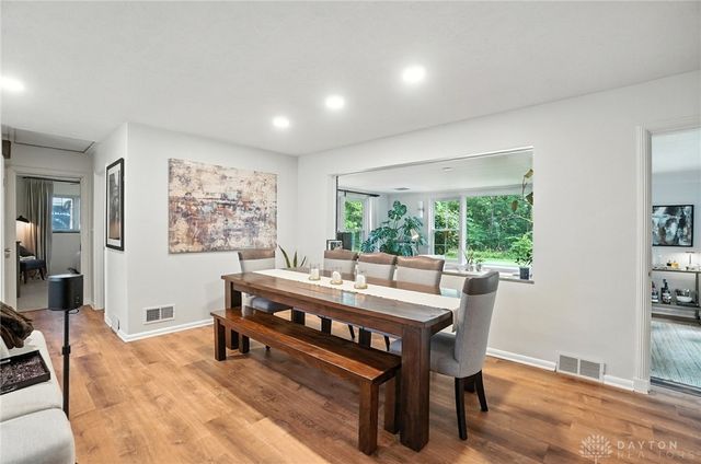 526 Acorn Drive, Oakwood, OH 45419