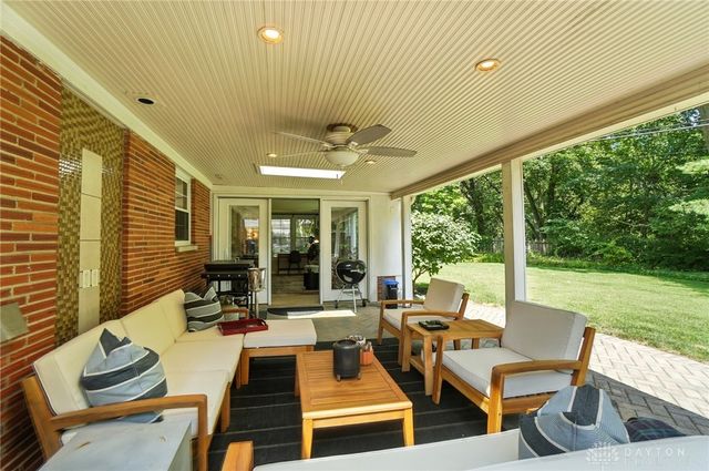 526 Acorn Drive, Oakwood, OH 45419