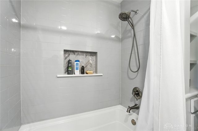 526 Acorn Drive, Oakwood, OH 45419