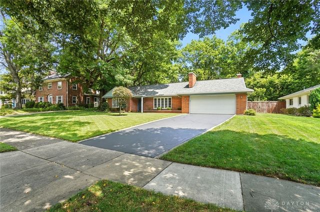 526 Acorn Drive, Oakwood, OH 45419