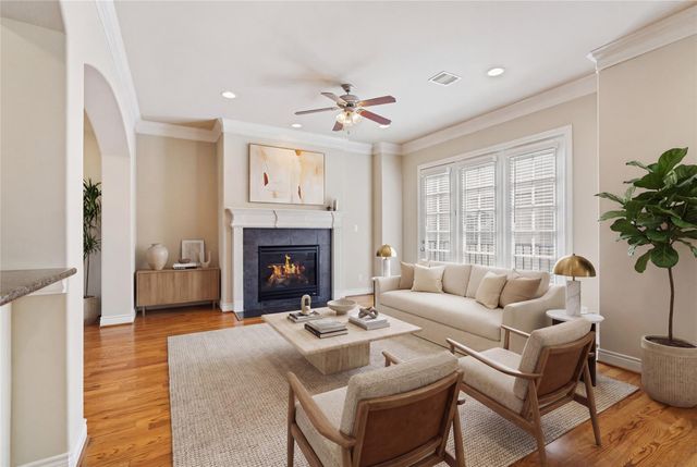 2830 Sherwin Street, Houston, TX 77007