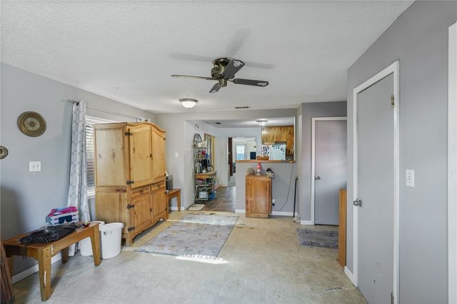 404 Louise St, Orange Grove, TX 78372