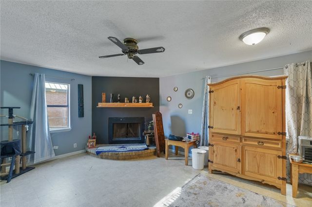 404 Louise St, Orange Grove, TX 78372